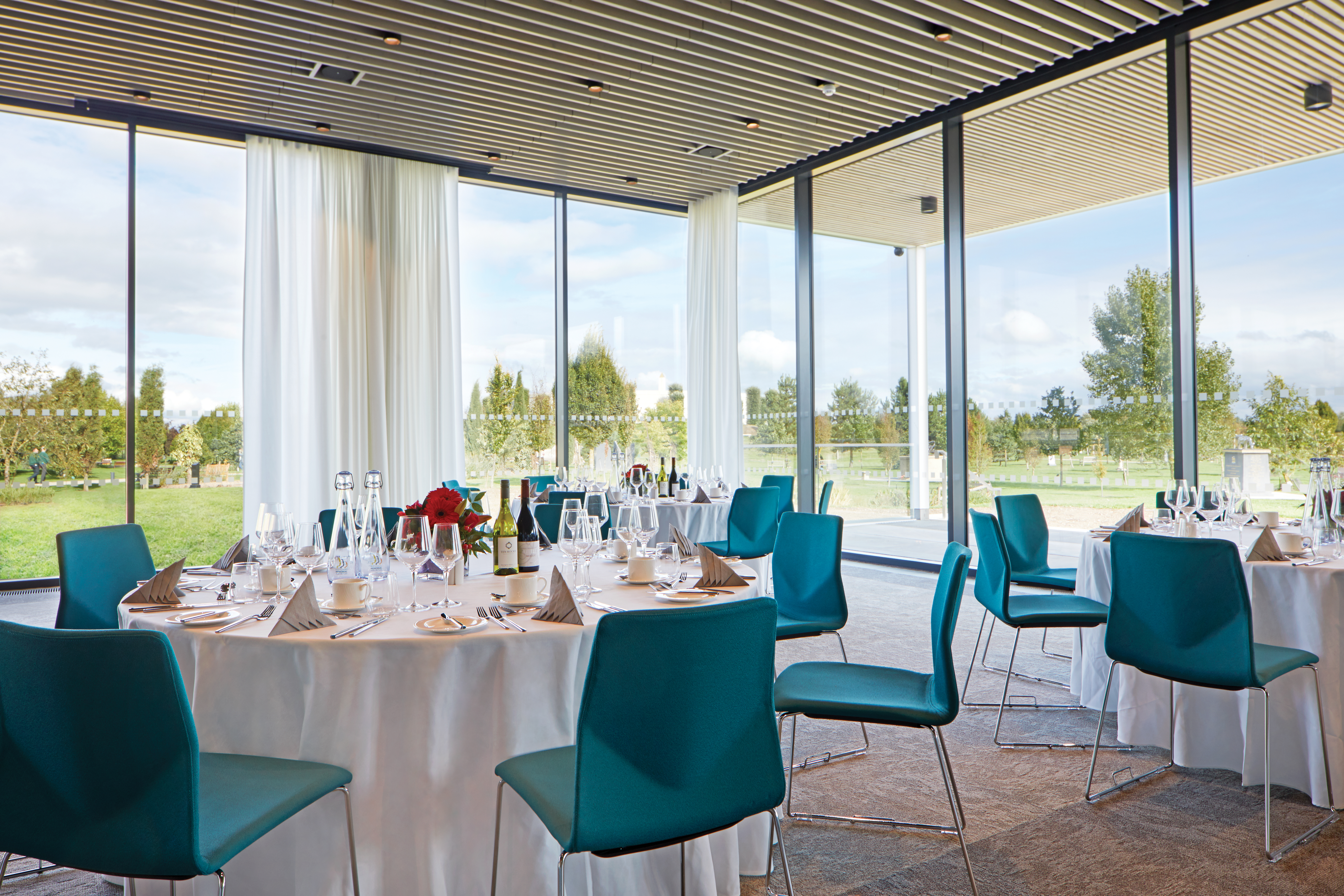 Image of the Oak Suite overlooking the grounds of the Arboretum